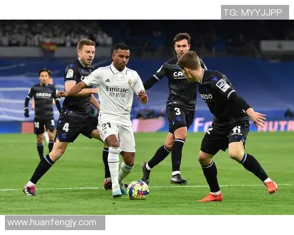 西甲最新排名出炉，巴塞罗那意外领跑，皇马遭遇颓势